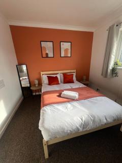 Perfect stays Telford 4 bed - Wellington - 6