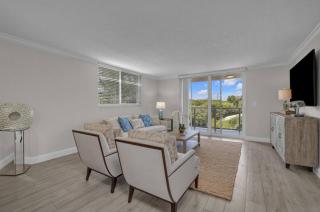 Luxury - 2BR 2BA - Balcony - Right Across From the Beach - 6