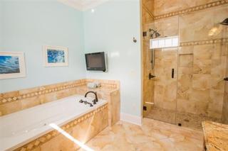 6BR Luxury Vacation Home - Unbeatable Location and View - 4