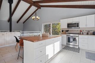 Pine Knoll - 6