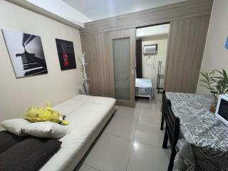 Queen and sofa bed max 4 pax WIFI &TV MOA shore 9120 - Manila - 3