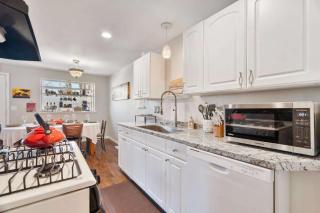 Spacious Retreat with Hot Tub Patio & King Bed - 2