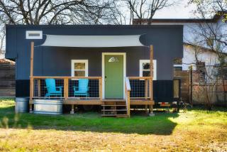 Cozy Tiny Home on an Eco Farm Huge Yard - Austin - 9