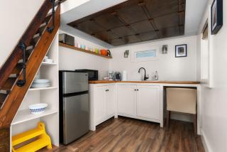 Cozy Tiny Home on an Eco Farm Huge Yard - Austin - 7