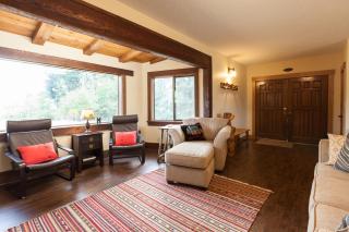 Hood View 30 Day Minimum - 7