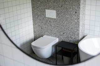 Celý apartmán v rodinném domě s vanou a krbem - 4