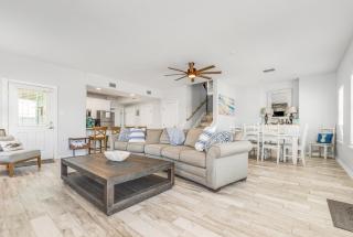 Blue Fin House- Pet Friendly & Boardwalk to the Beach - 4