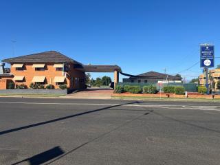 Adelong Motel - Narrabri - 0