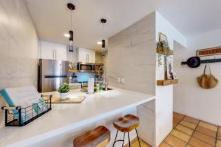 Renovated Condo With Pool, Spa, & Gym Access - Scottsdale - 2