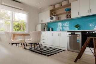 The Little Pearl - Front row at Beauty Bay - St Helens - 7