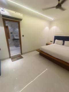 Hotel Surya Plaza Near New Delhi Railway Station and Connaught Place - 7