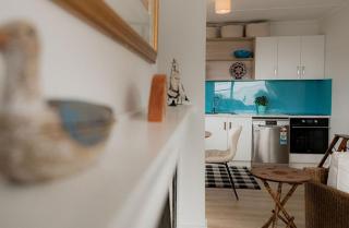 The Little Pearl - Front row at Beauty Bay - St Helens - 4