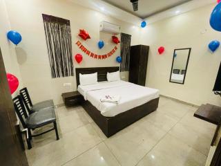 Hotel 8 INN - Zirakpur - 7