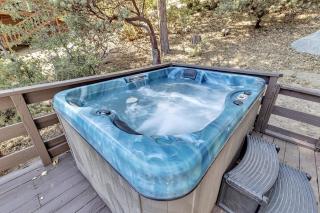 RACC00N Rock Charming Hot Tub Cabin - Pine Cove - 5
