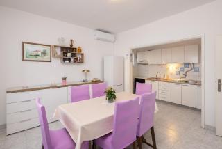 Beachfront Apartments - Jesenice - 2
