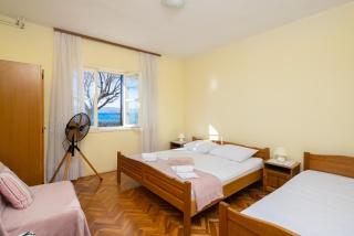 Beachfront Apartments - Jesenice - 7