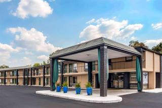 Super 8 by Wyndham Daleville-Fort Novosel - 0