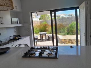 Happy's Hood - Pringle Bay - 2