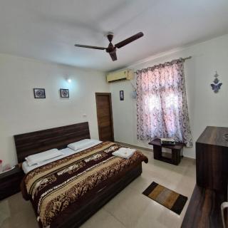 Saatvik Homestay - Katra - 0
