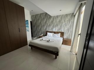 Giuliani Seafront 12 - 1