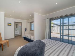 Relaxing 3 Bedroom 3 Bathroom - Whitianga - 2