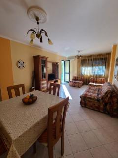 Free Parking & Wi-Fi, Big Apartment, Beach Center - Durazzo - 0