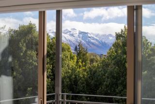 Contemporary Two Level Escape Near Oakridge Resort - Wanaka - 6