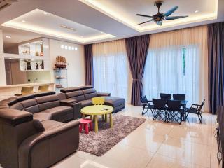 KL -- Groove Retreat with KTV & Pool Table - 4BR4B - 16 pax by Cowidea - Kuala Lumpur - 0