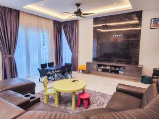 KL -- Groove Retreat with KTV & Pool Table - 4BR4B - 16 pax by Cowidea - Kuala Lumpur - 5