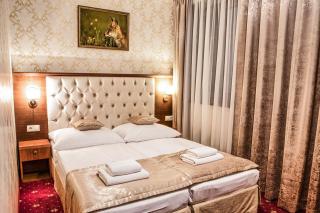 Chateau Hunting *** - 1