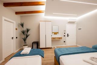 Golemi Lux Hotel - Golem - 8