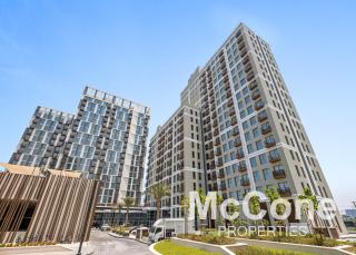 Inviting 2BR with Pool & Pet-Friendly Option - Dubai - 4