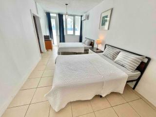 Coastal View Beach Front Apartment with Pool - 5