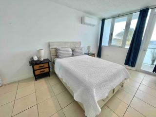 Coastal View Beach Front Apartment with Pool - 4