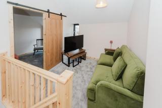 Old Kyle Farm - Stunning Views - 2 mins from Skye Bridge - 1