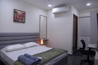 Yendluri's QueenBed Room1-Kondapur - Lingampalli - 3