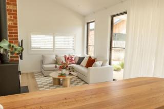 NEW-Stylish Bungalow with Hot Tub - Torquay - 8