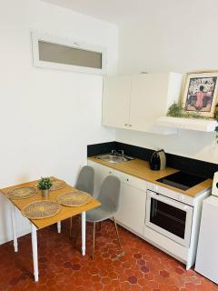Studio en plein coeur du Vieil Antibes, vue sur place romantique - Antibes - 5