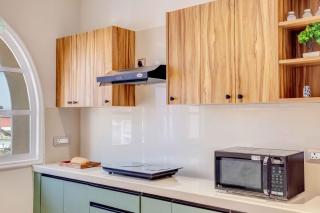 Aqua 2 BHK Apartment by tisyastays - Candolim - 6