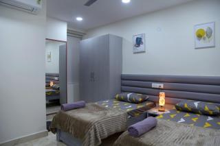 Yendluri's QueenBed Room1 -Kondapur - Lingampalli - 0