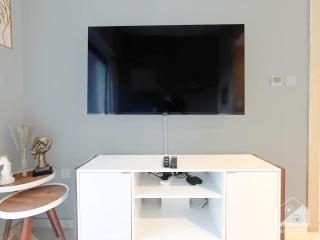 Elegant 1B With Stunning Views & Balcony in Business Bay - 2