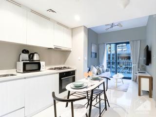 Elegant 1B With Stunning Views & Balcony in Business Bay - 9