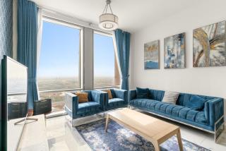 2BR Canal View Flat with Pool, Gym, 10 min Drive to Dubai Mall - 0