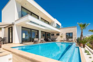 Villa Maxime with Heated Pool - Trogir - 9