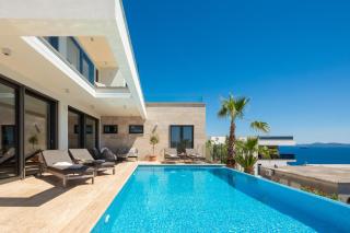 Villa Maxime with Heated Pool - Trogir - 6