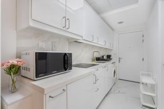 Escan Marina Tower Skyline Studio Elegant Stay - 3