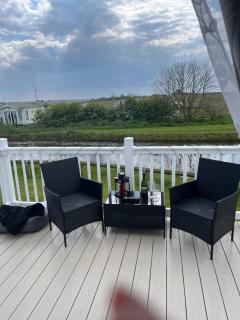 Lucys Pad - Hull - 4