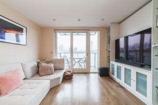 Cosy 2-Bed Poplar Flat w/ City Views - Londra - 4