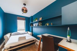 Cosy 2-Bed Poplar Flat w/ City Views - Londra - 7
