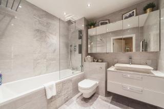 Cosy 2-Bed Poplar Flat w/ City Views - Londra - 9